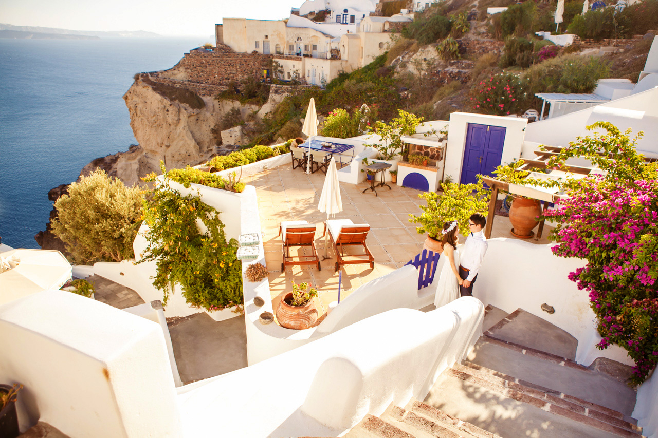 Wedding photoshoot in Santorini